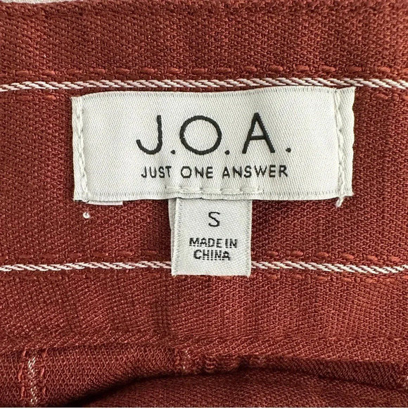 JOA Russet Pinstriped‎ Wide Leg Cropped Pants size Small Button Detail Business - Picture 2 of 8